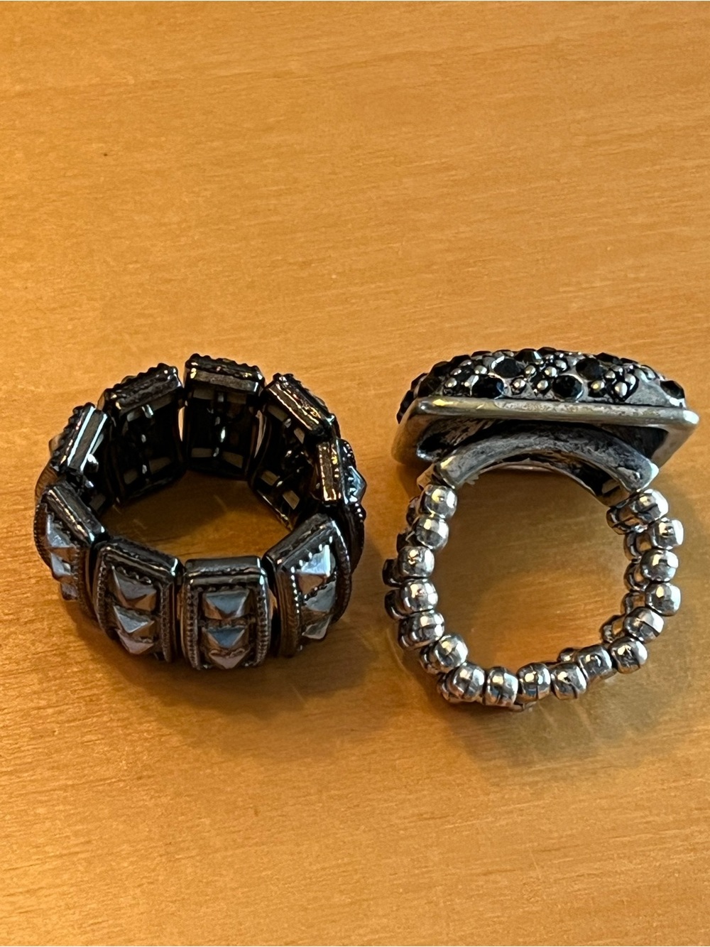 Two (2) Silver-Tone Stretch Rings - Picture 3 of 7